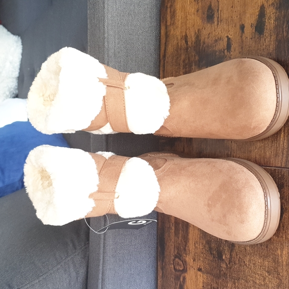 Authentic Warm boots by G by Guess brown size 8 NWT - Picture 3 of 13